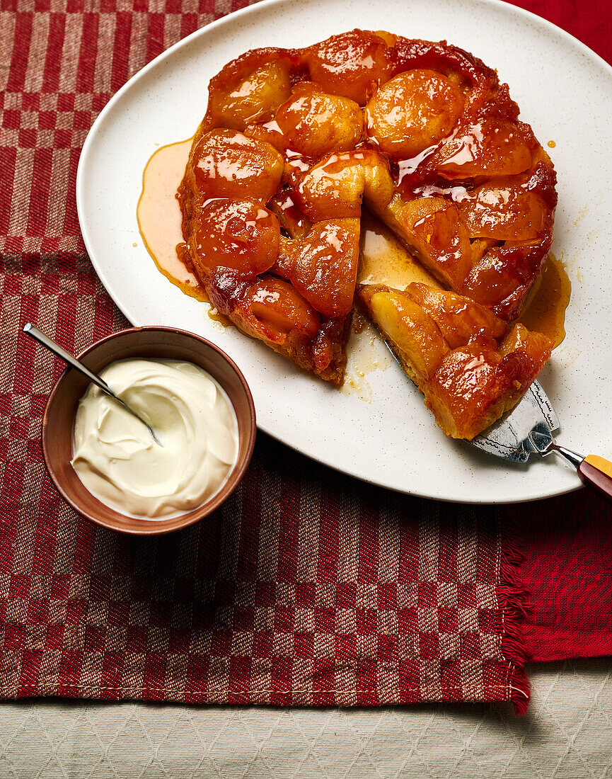 Tarte Tatin mit Calvados-Karamell