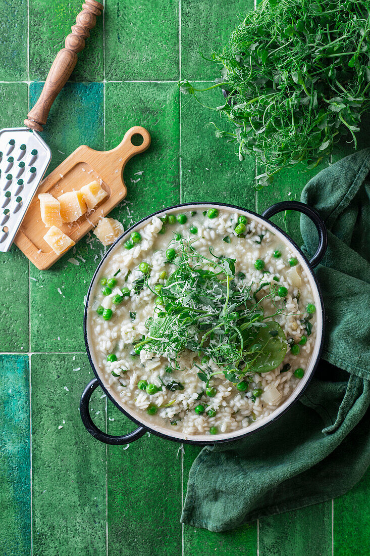 Risotto mit grünen Erbsen