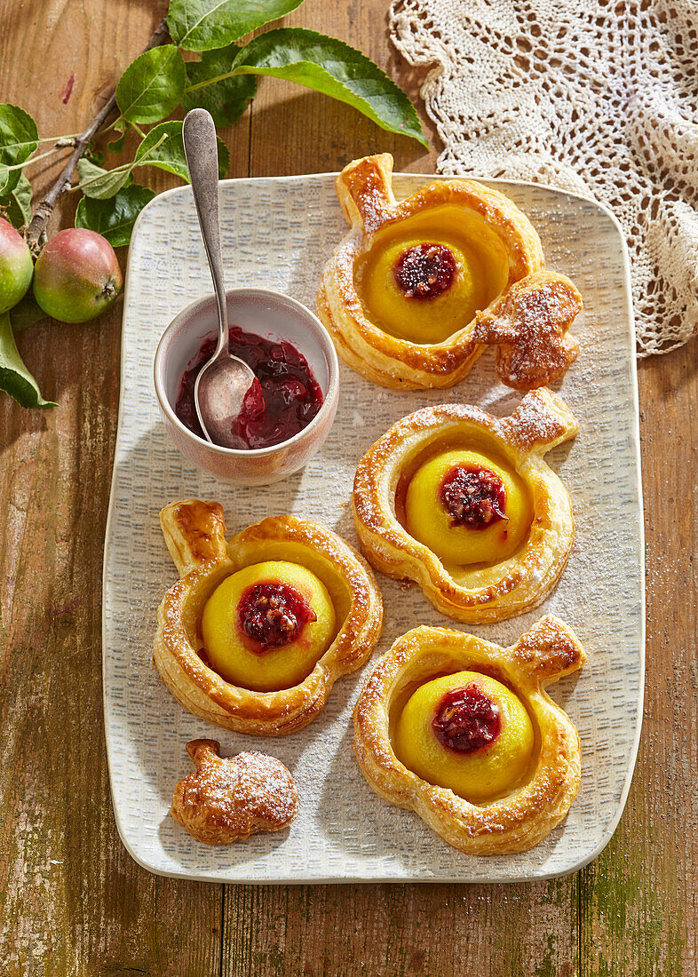 Puff pastry apples with cranberries and walnuts
