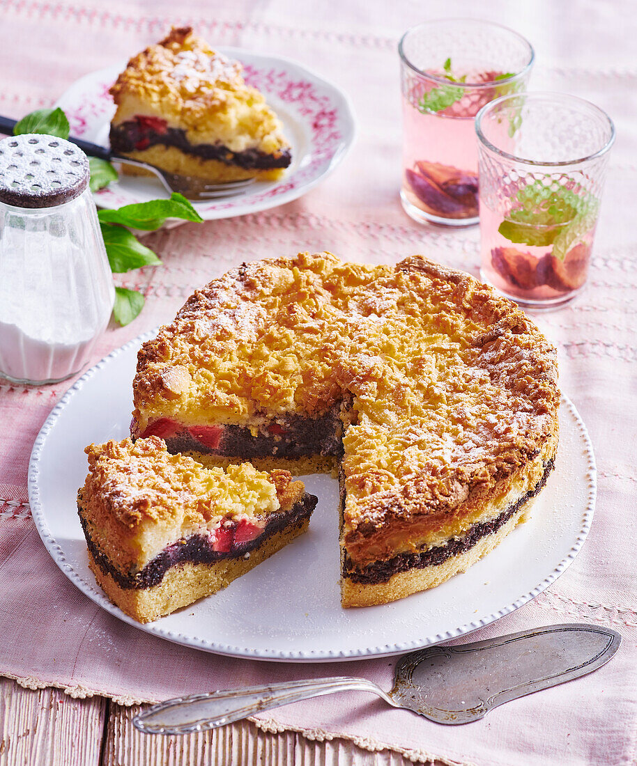 Pflaumenkuchen mit Mohn und Zitronenmousse