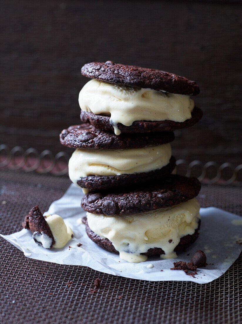 Cookie ice cream sandwich