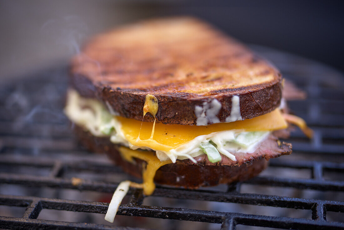 Grilled sandwich with beef and cheese