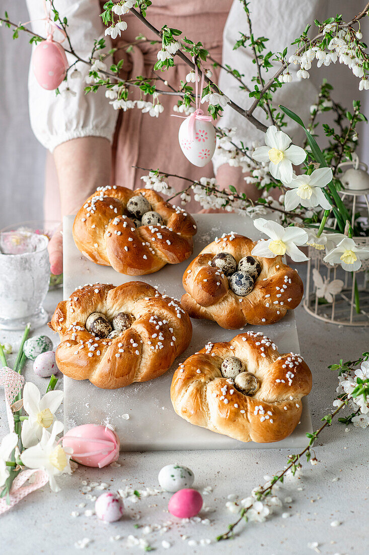 Yeast rolls with quail eggs