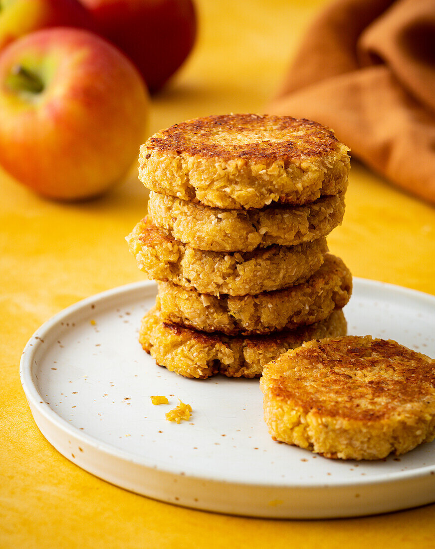 Ayurvedic apple pancakes with oat bran