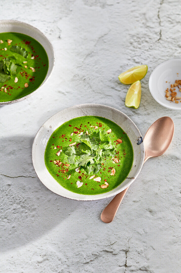 Vegan spinach soup with coconut milk