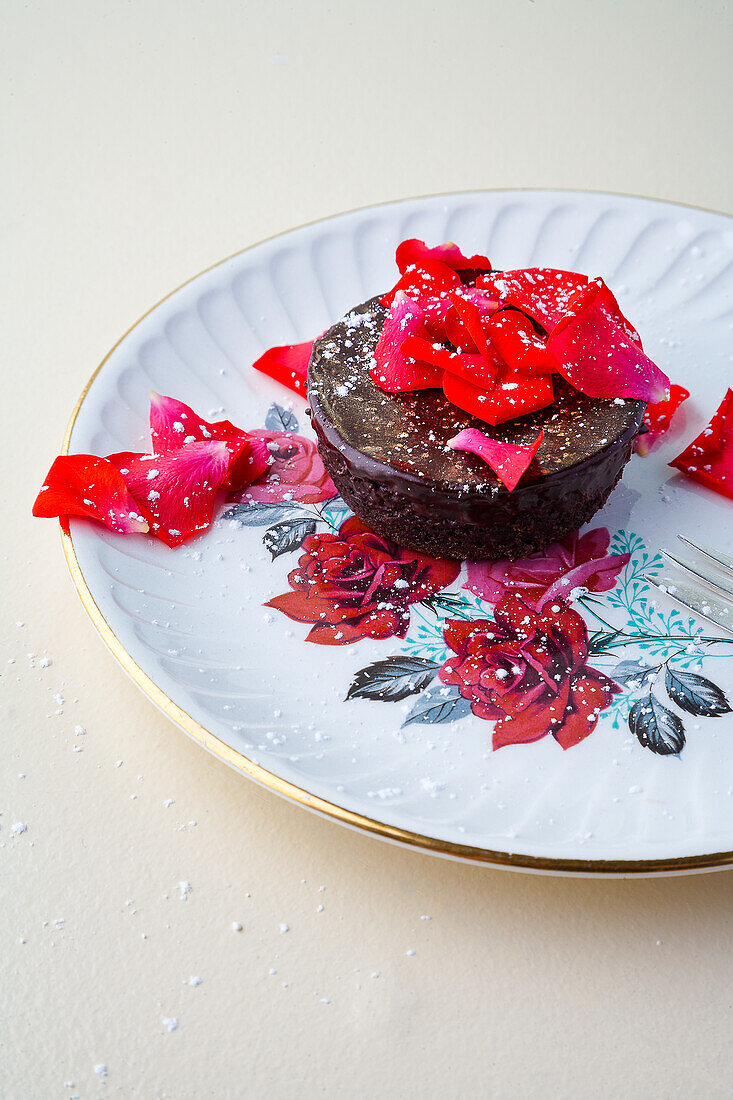 Chocolate tartlet with rose petals