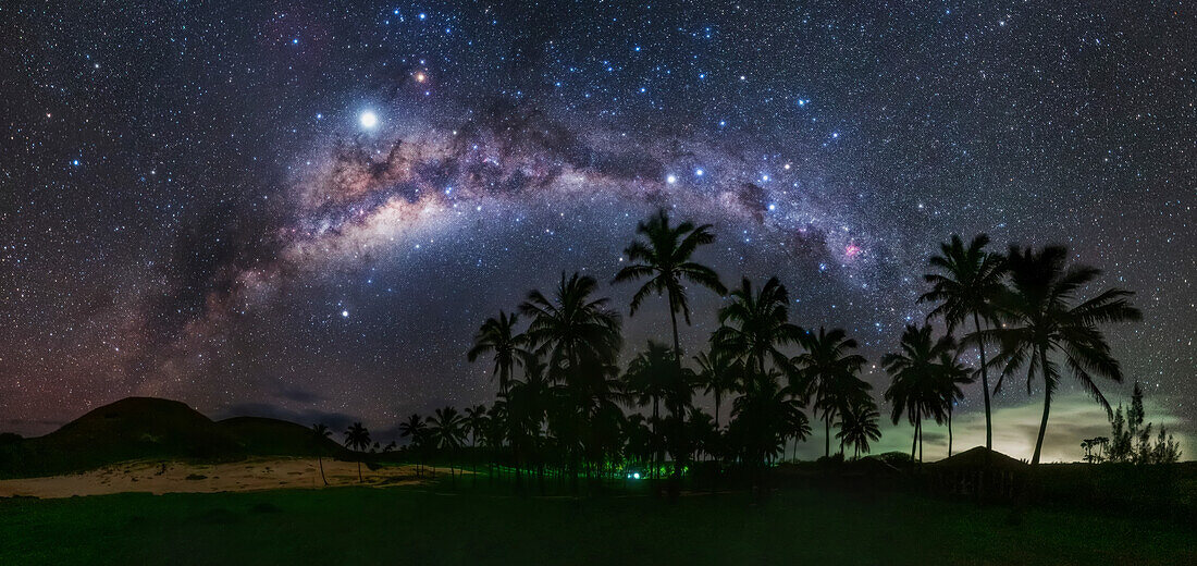 Milky Way over Easter Island