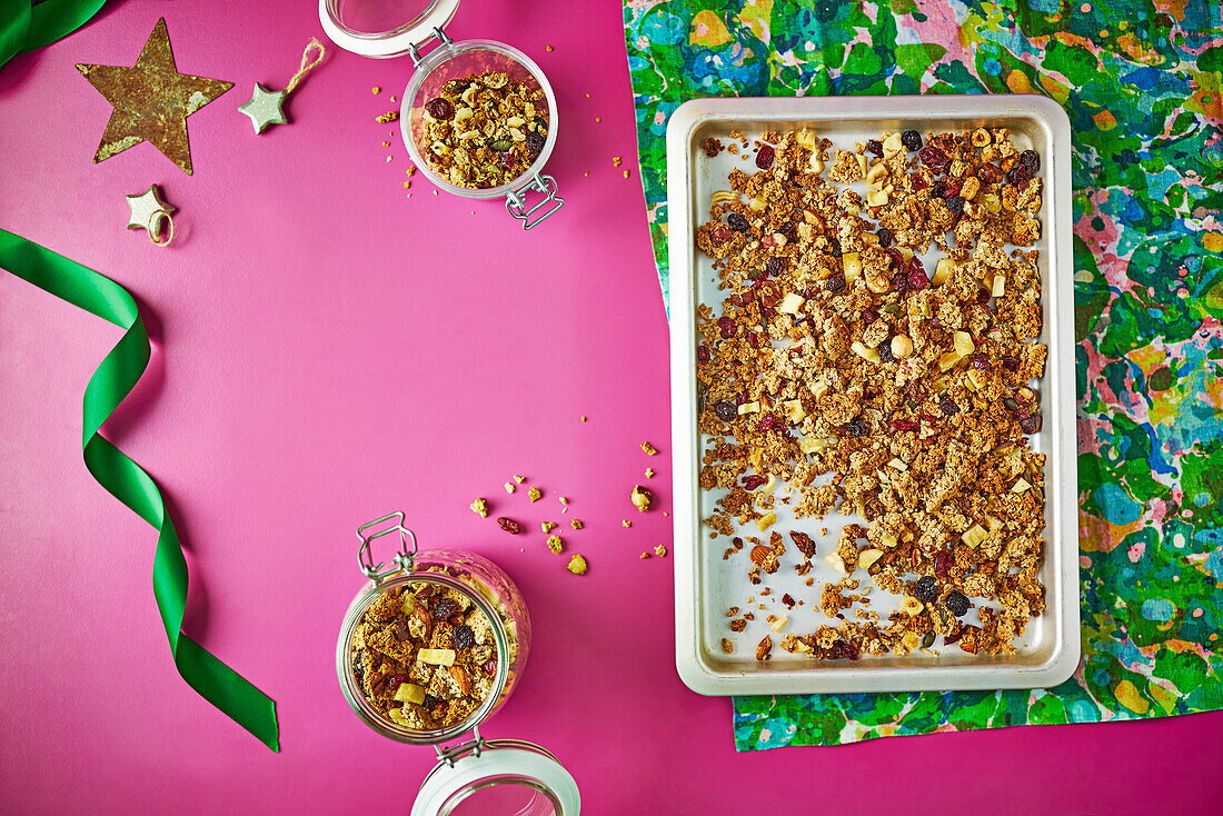 Apple and ginger granola with cardamom