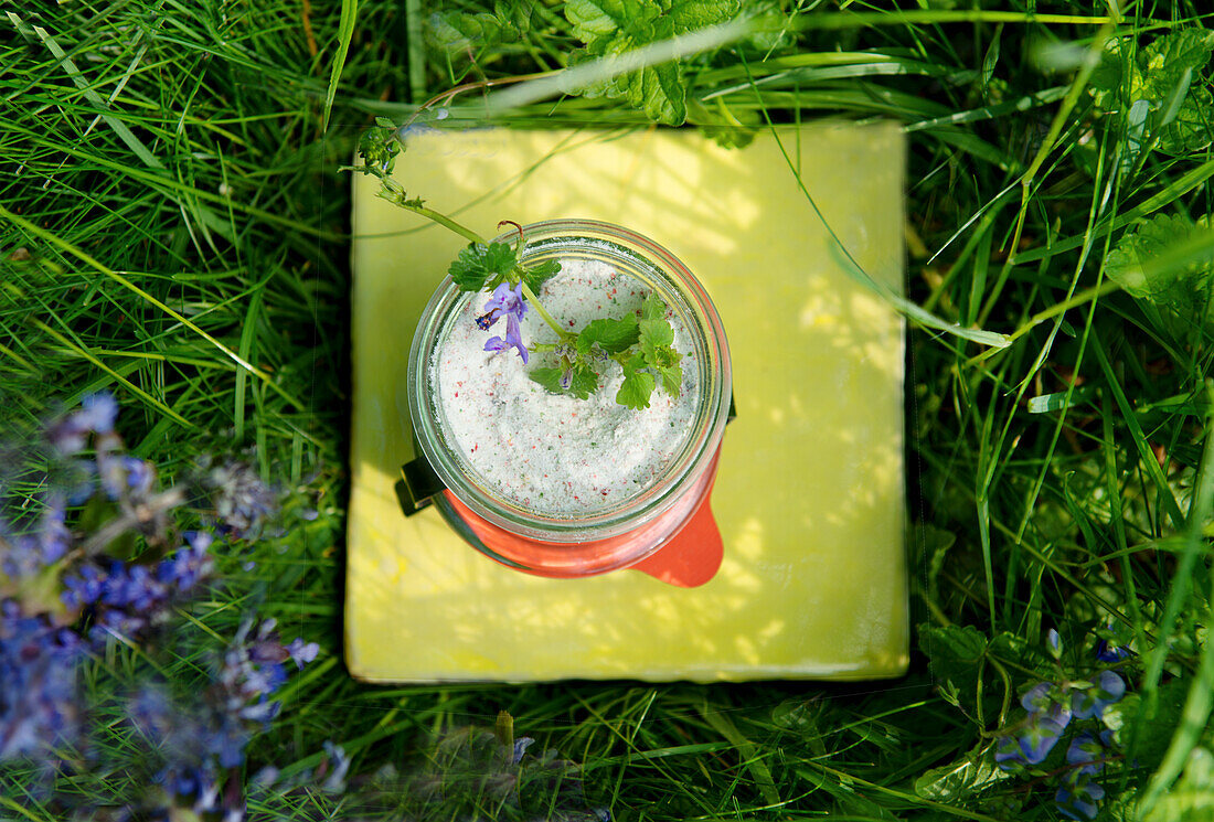 Ground ivy salt with red pepper berries