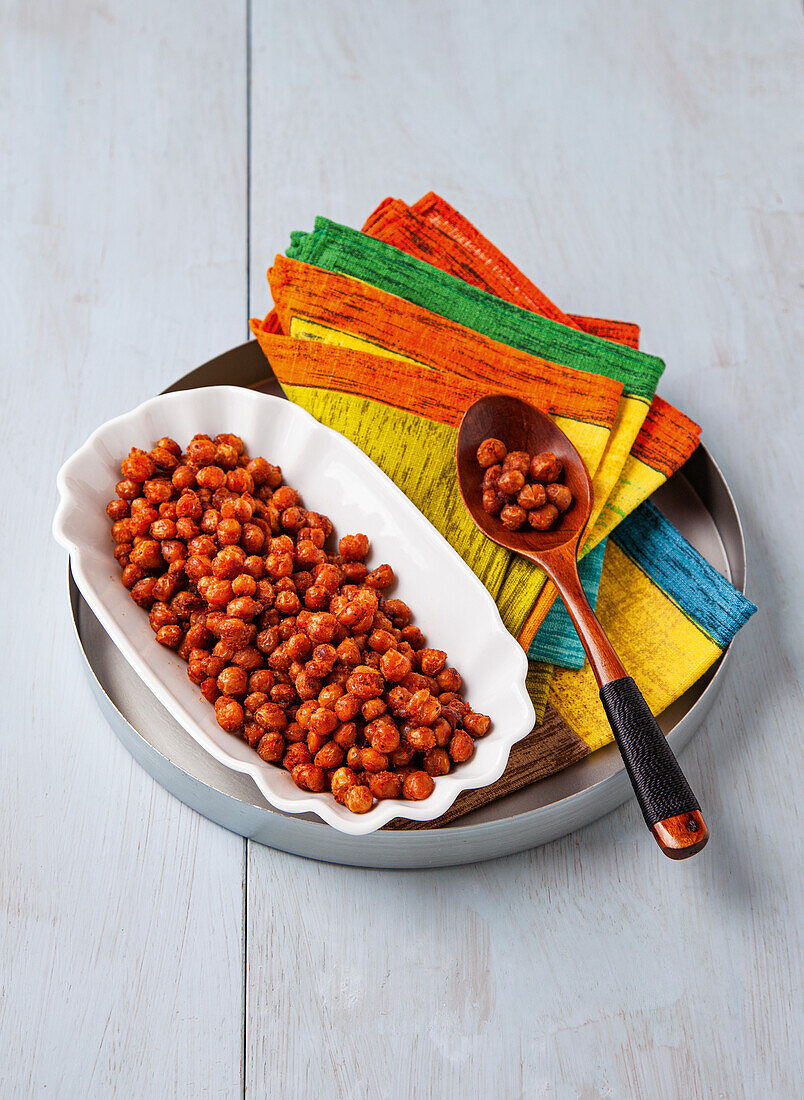 Roasted chickpeas and soya beans with spices