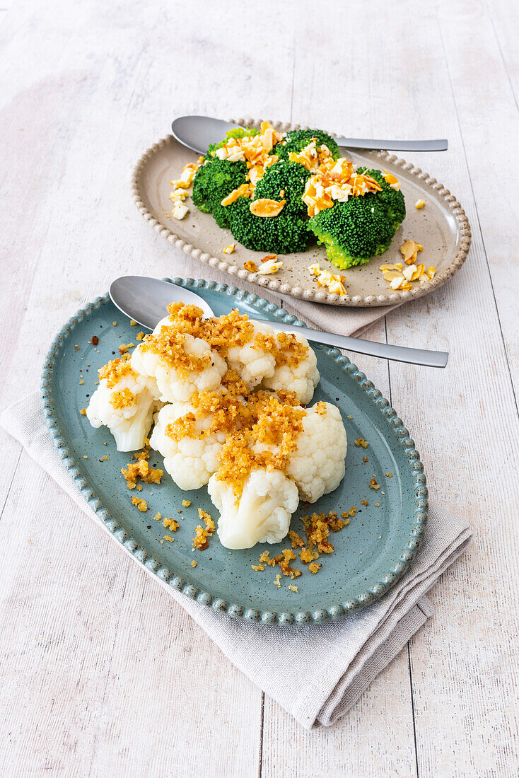 Cauliflower with breadcrumbs, broccoli with egg and almonds