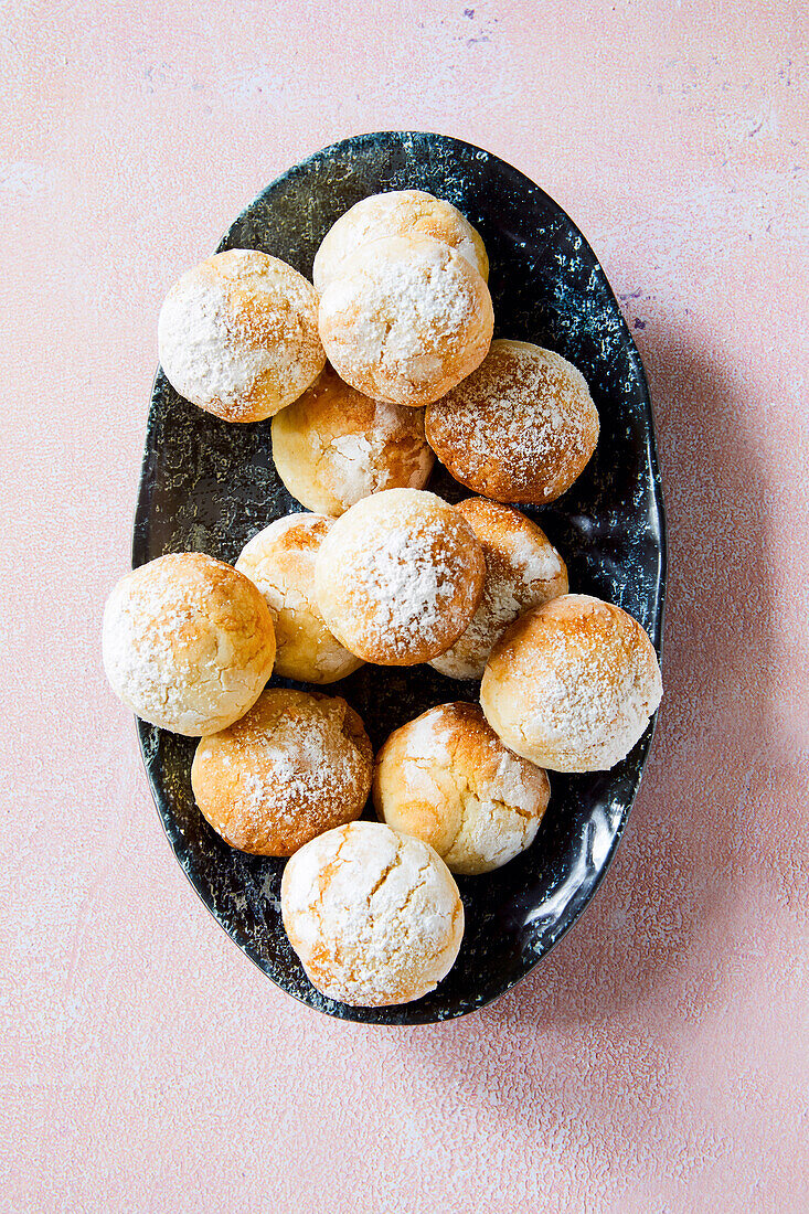 Italian almond biscuits