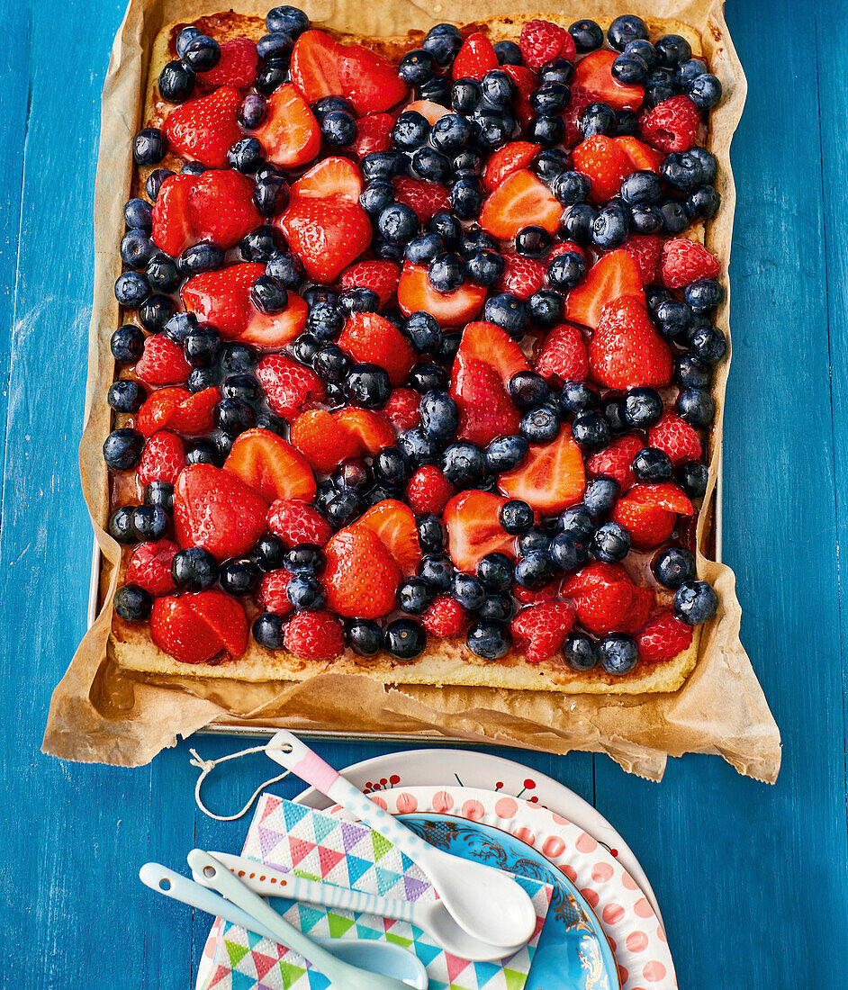 Berry tray bake cake