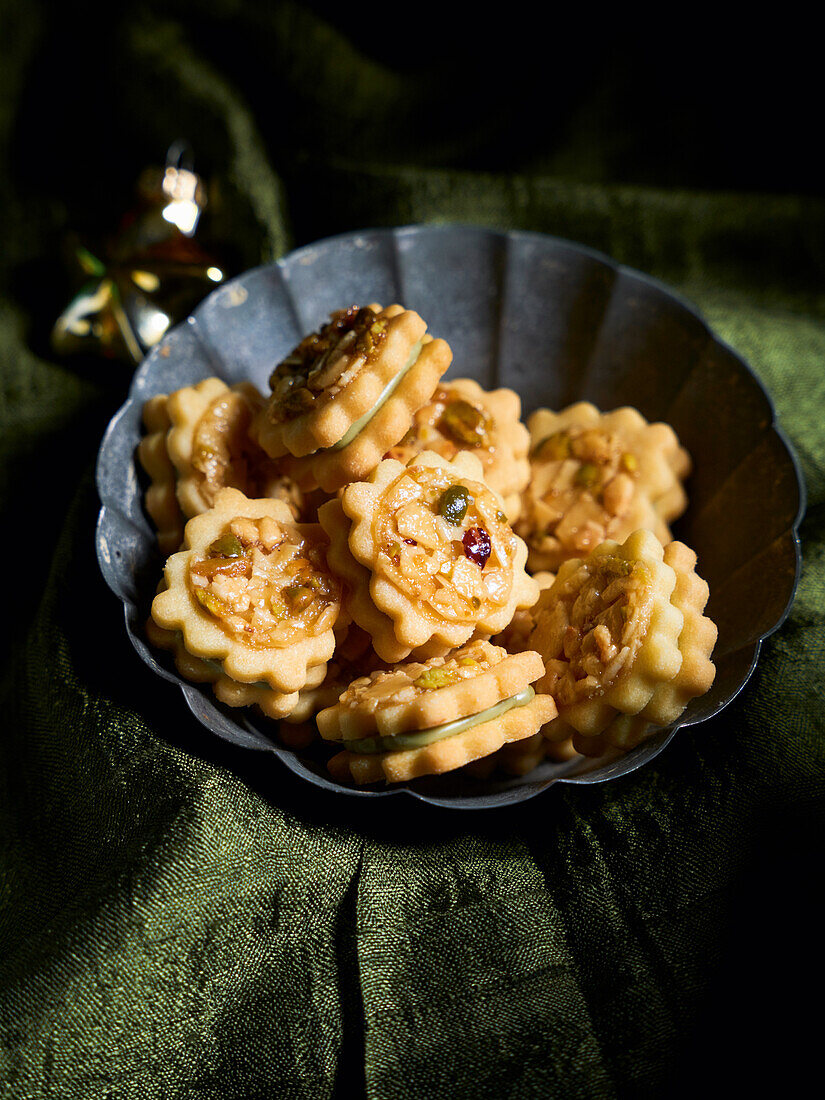 Florentine biscuits with pistachio nougat