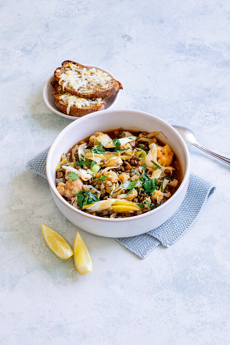 Oriental cauliflower stew with mountain lentils