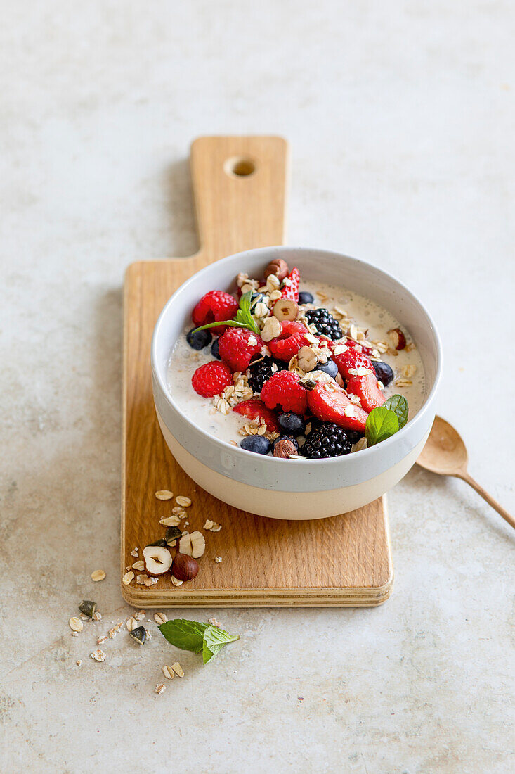 Berry and mint muesli