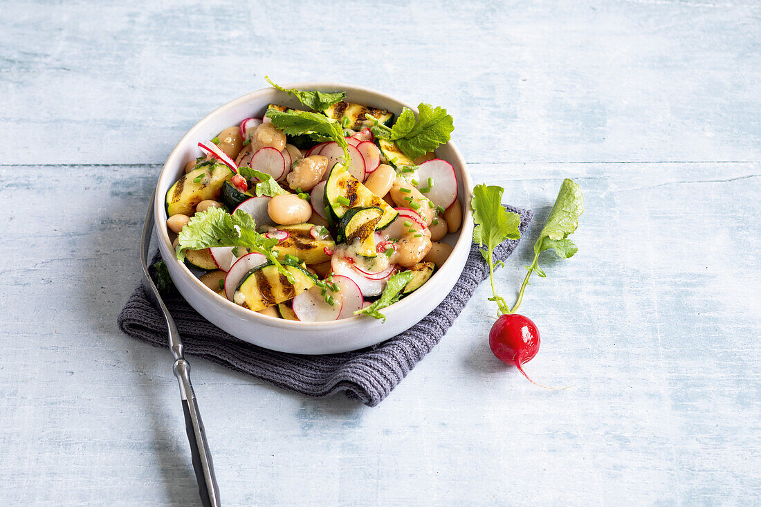 Bean salad with radish and courgette