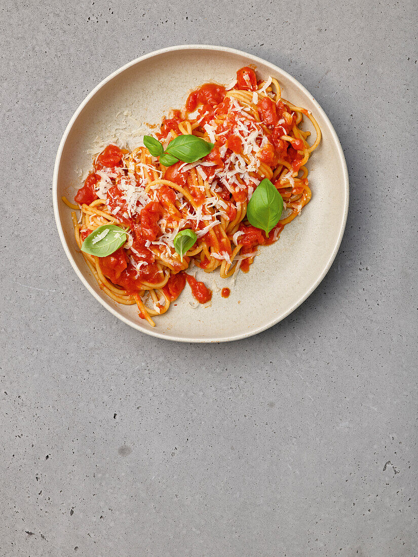 Spaghetti mit klassischem Pomodoro