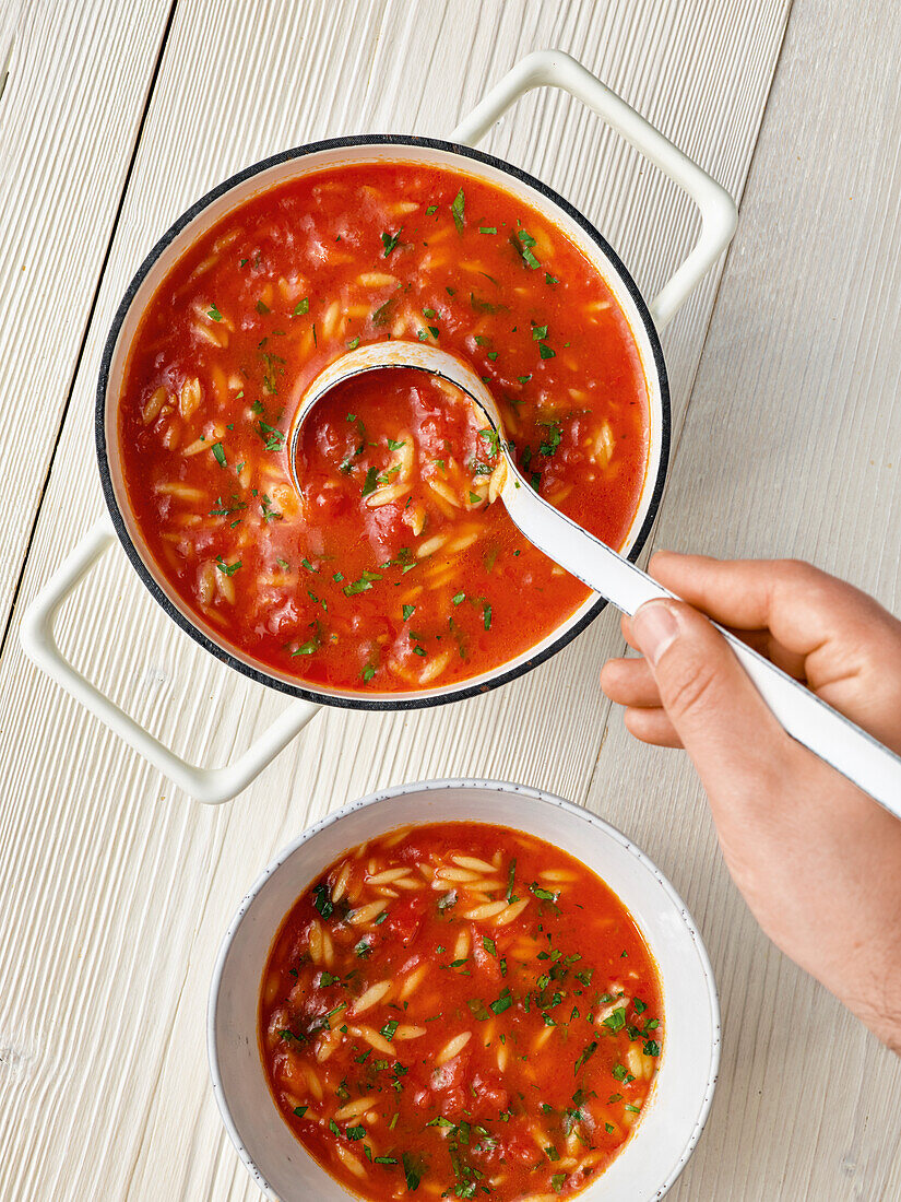 Sehriye Corbasi (Turkish tomato soup)