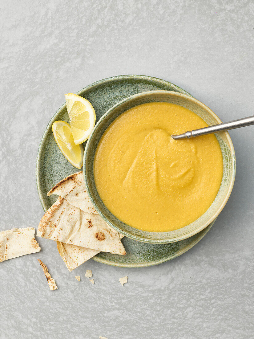 Türkische Linsensuppe mit Kurkuma