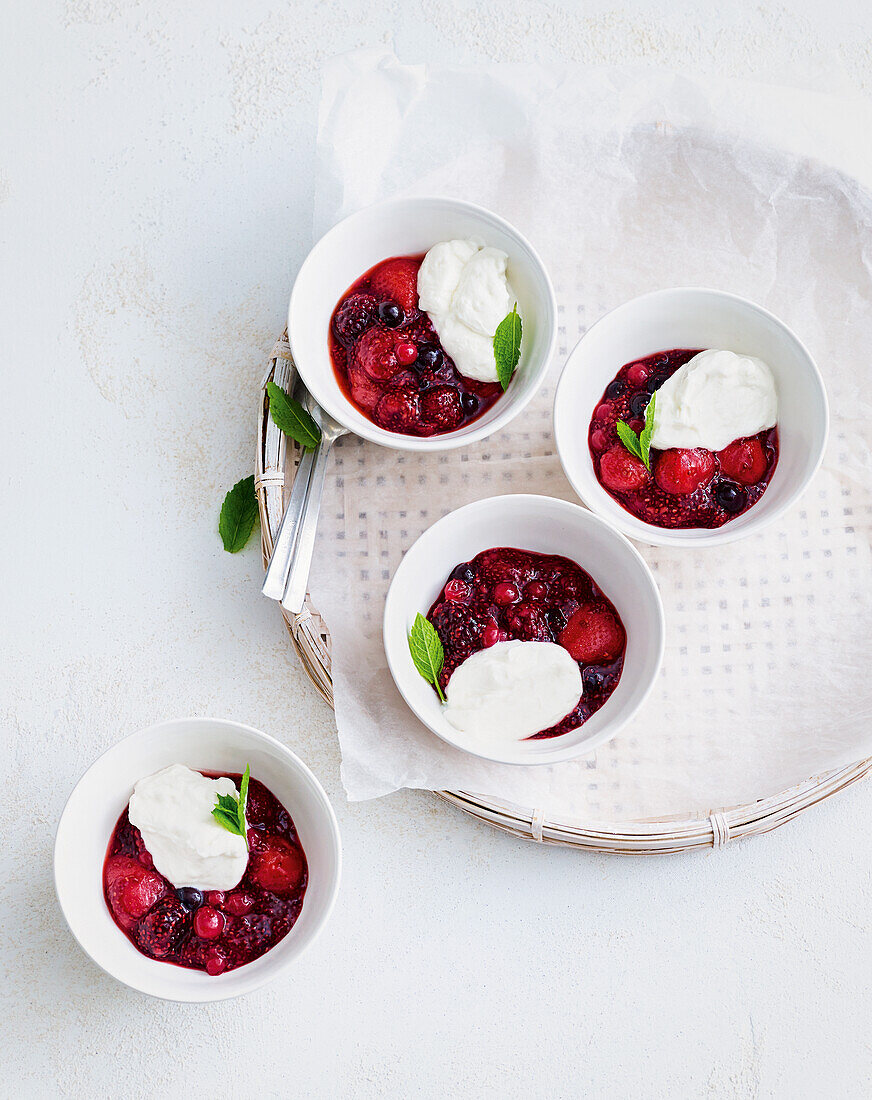 Beetroot jelly with skyr and chia seeds