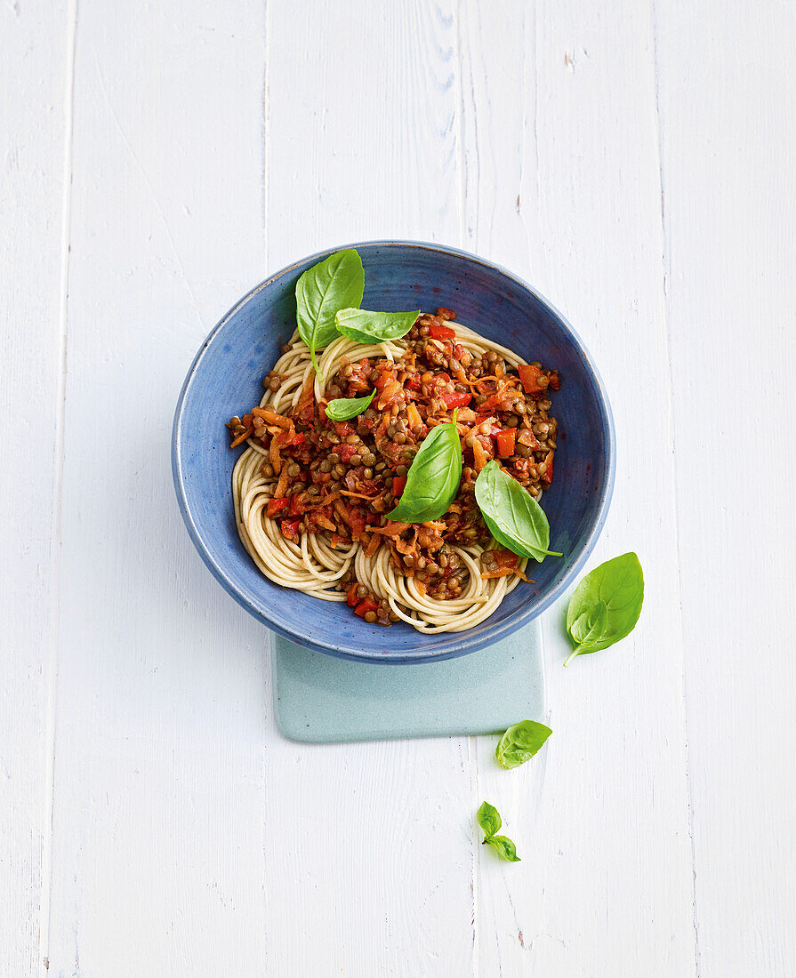 Wholemeal spaghetti with lentil Bolognese