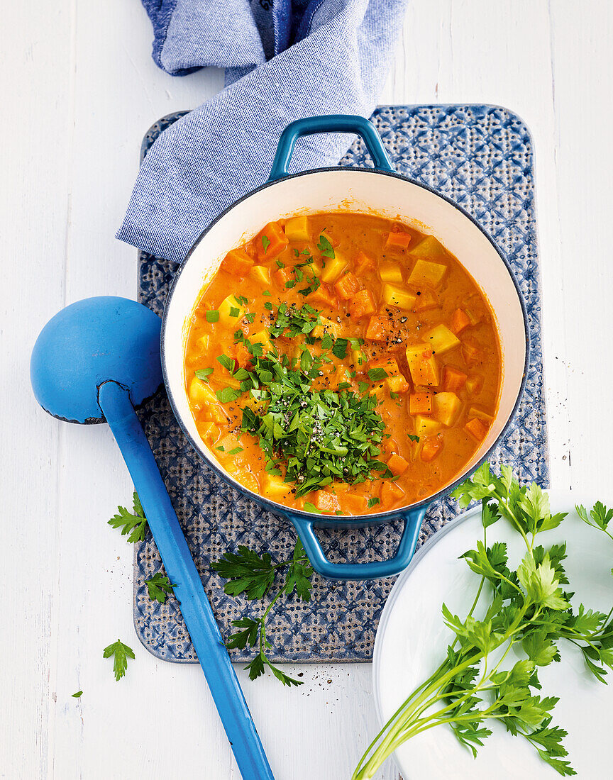 Vegan tomato and coconut pot with curry