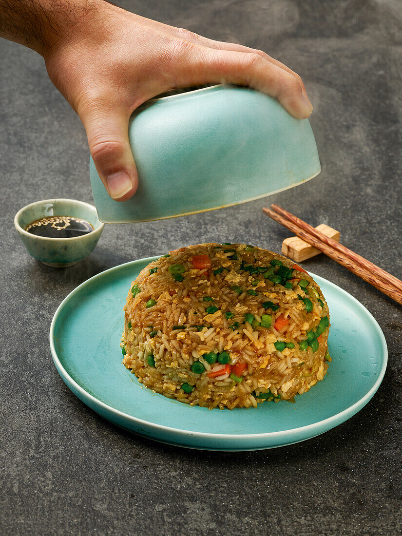 Leftover-Reis mit gebratenem Gemüse