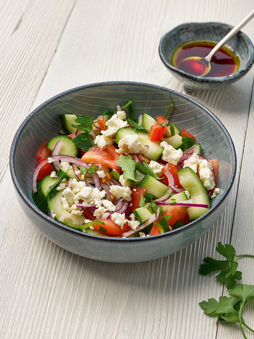 Hirtensalat mit Granatapfel-Dressing