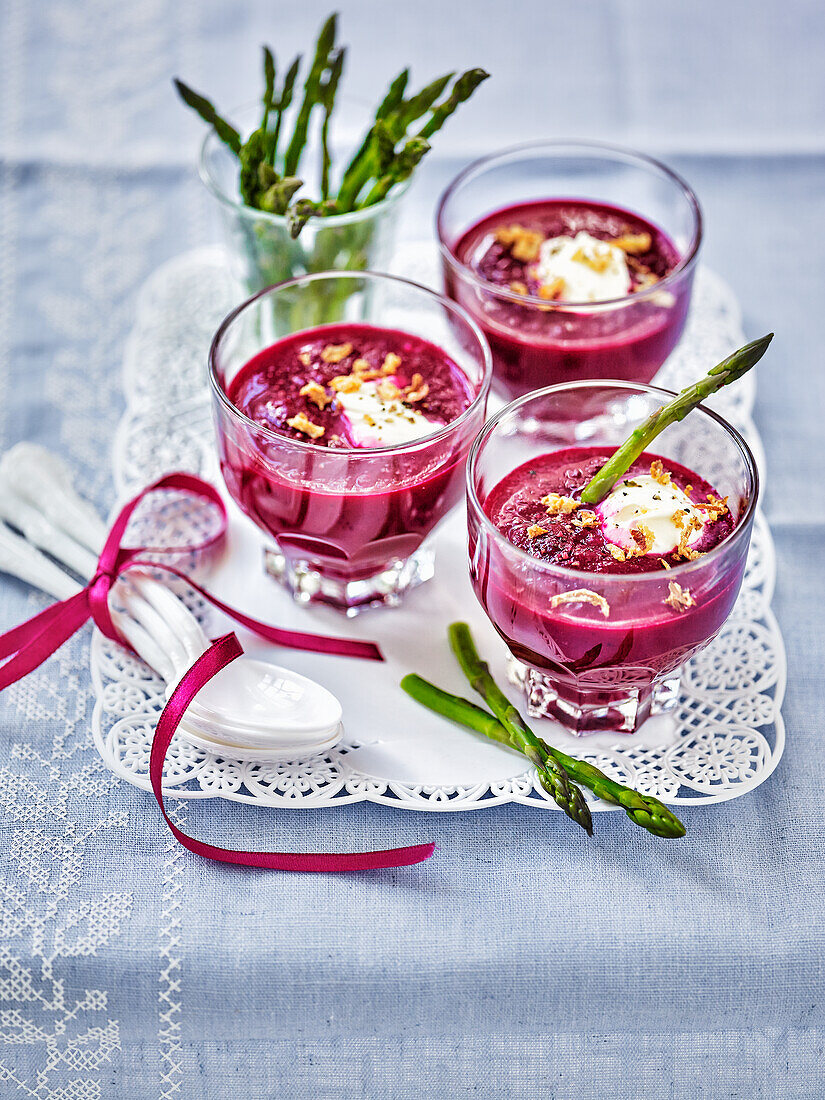 Beetroot soup with wild asparagus