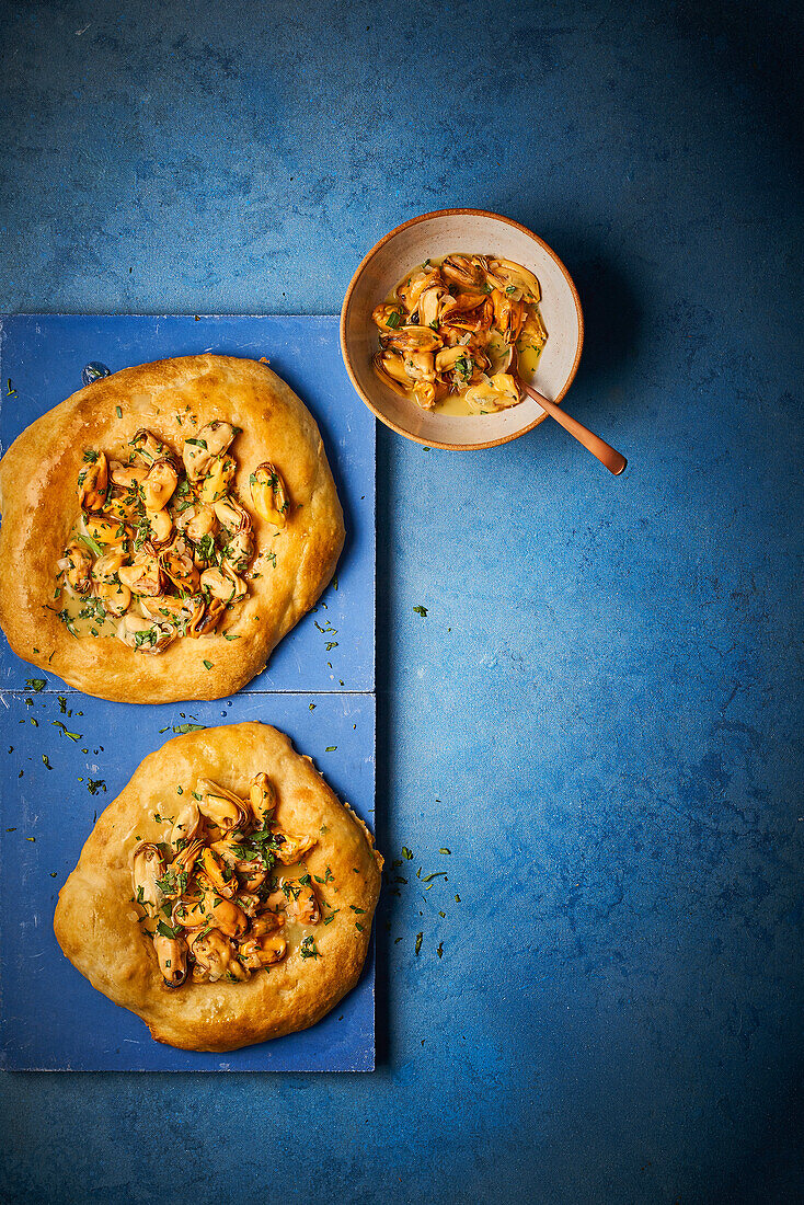 Flatbreads with tarragon mussel butter