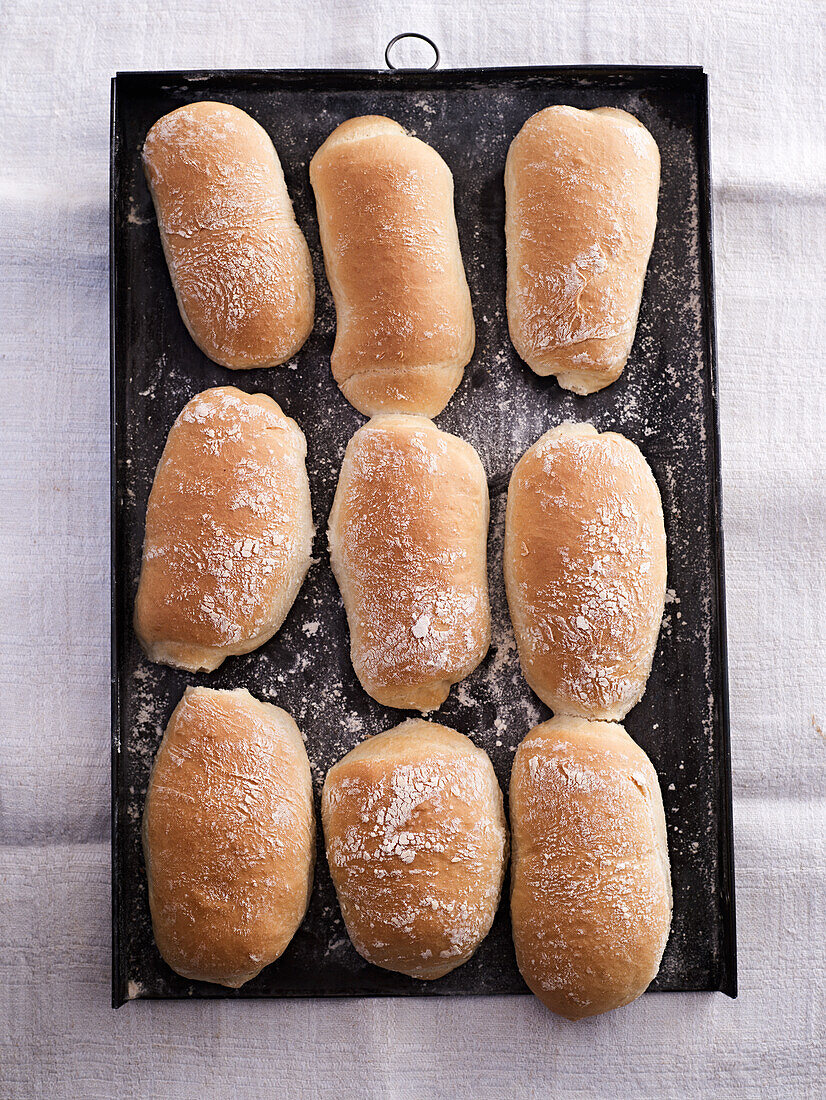 Chiabatta-Brötchen auf Backblech