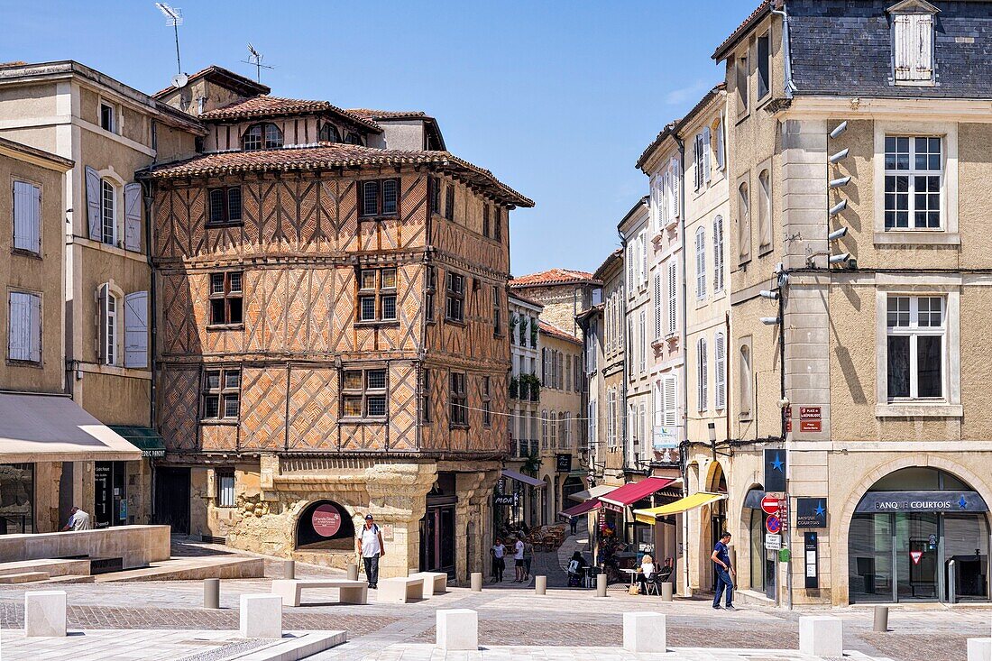 Frankreich,Gers,Auch,Etappe auf dem Jakobsweg,Fachwerkhaus im historischen Zentrum der Stadt