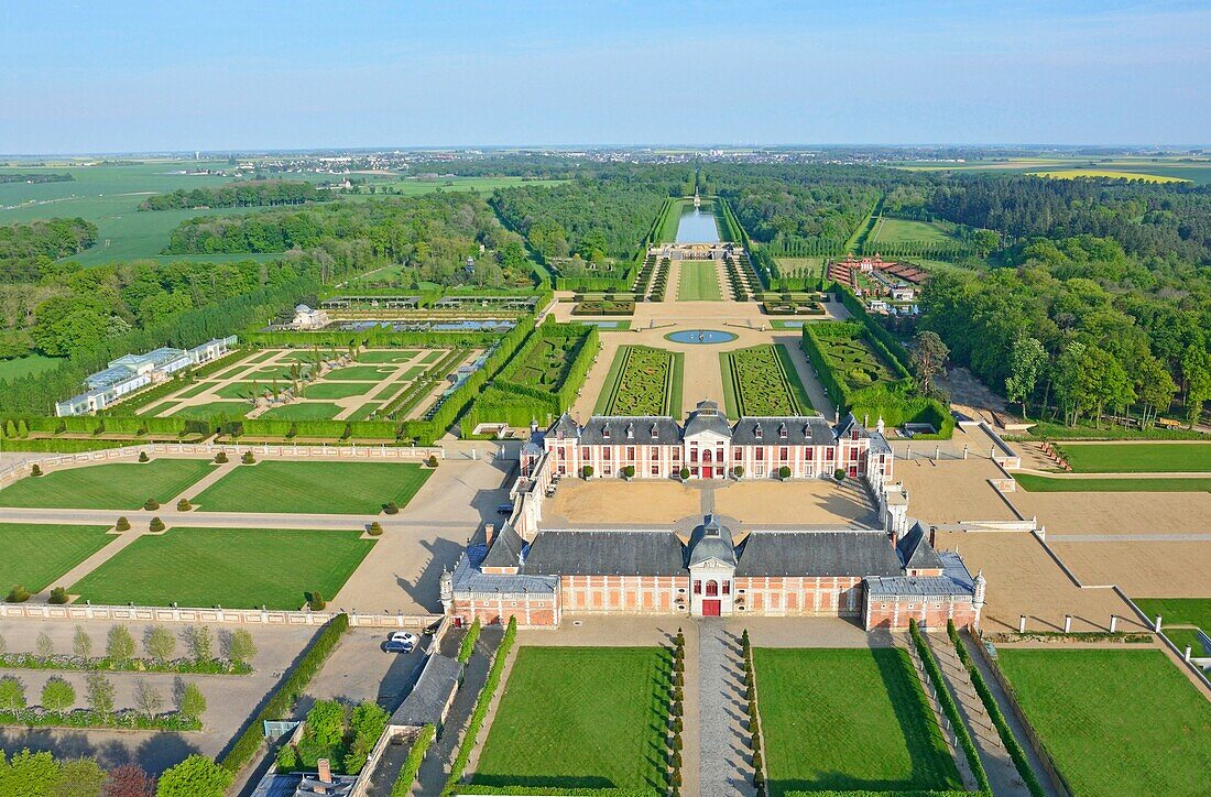 Frankreich,Eure,Le Neubourg,Schloss des Champ de Bataille,das Schloss des XVII. Jahrhunderts renoviert durch den Dekorateur Jacques Garcia,Gärten sind zertifiziert bemerkenswerten Garten (Luftaufnahme)