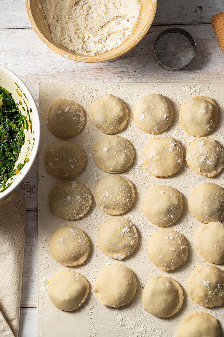 Ravioli mit Spinatfüllung