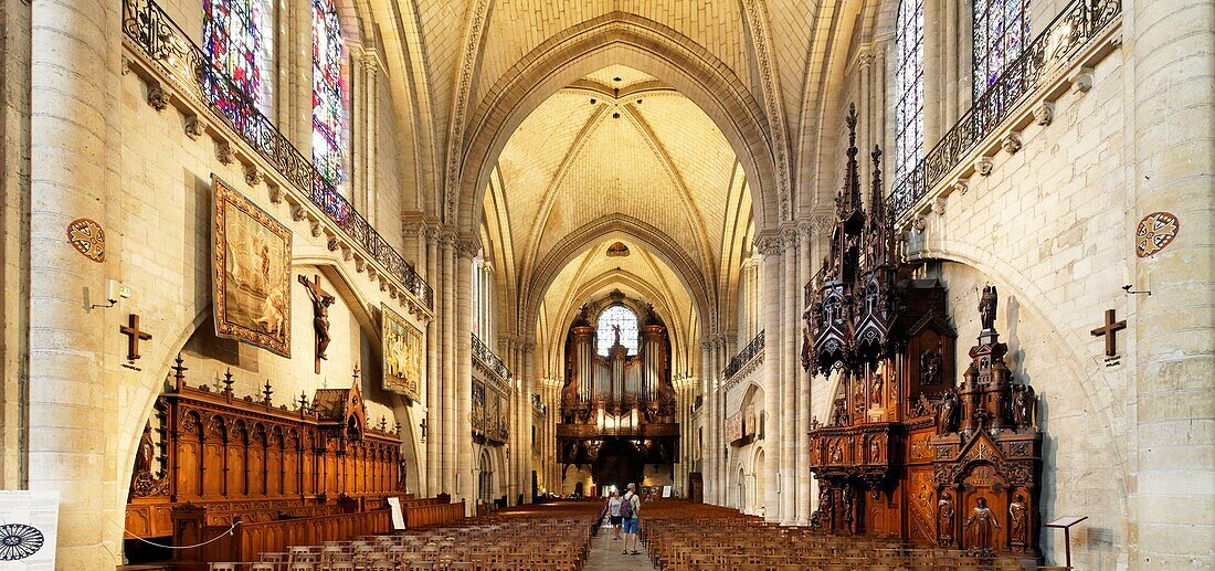 France,Maine et Loire,Angers,Saint Maurice cathedral,sculpted chair by abbot René Choyer and organ