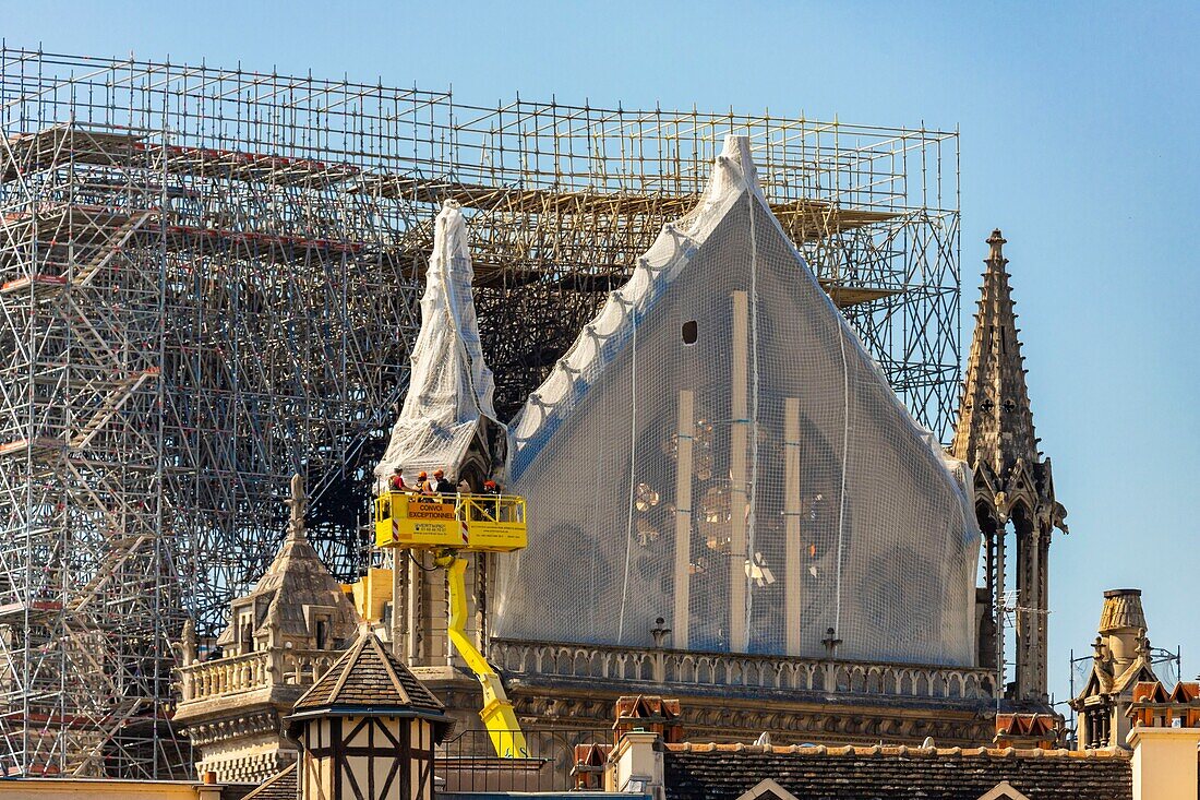 Frankreich,Paris,von der UNESCO zum Weltkulturerbe erklärtes Gebiet,Ile de la Cite,Kathedrale Notre Dame,Baugerüst,Schutz nach dem Brand