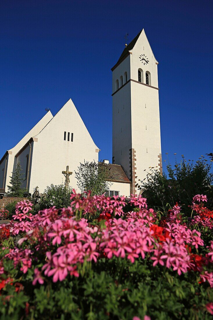 Frankreich,Haut Rhin,Route des Vins d'Alsace,Katzenthal,Kirche St. Nicolas,Katzenthal liegt am Fuße der Osthänge der Vogesen