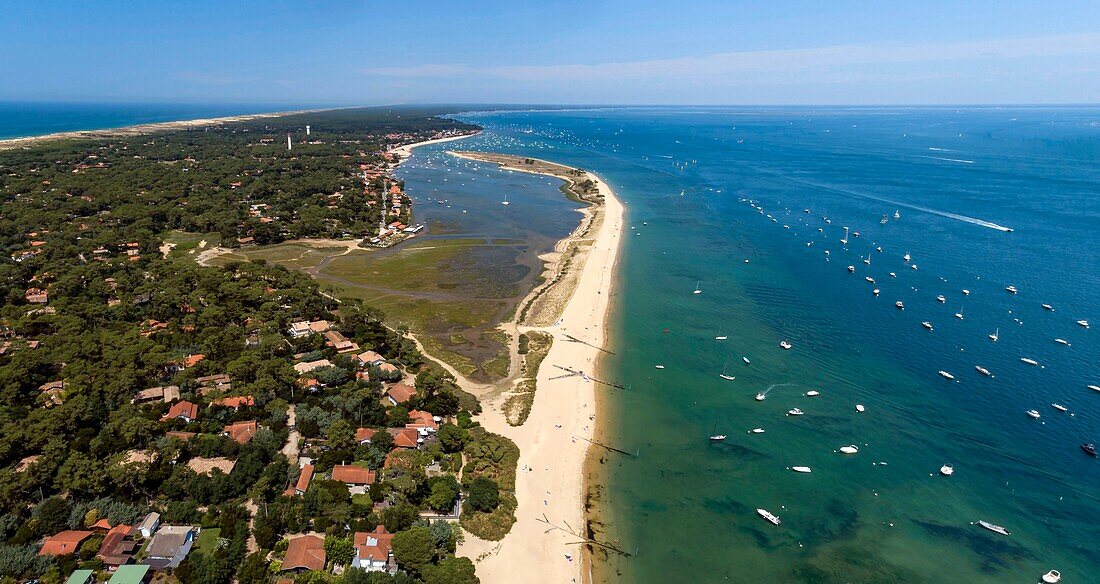 France,Gironde,Bassin d'Arcachon,Cap Ferret,the Mimbeau's Conche (aerial view)