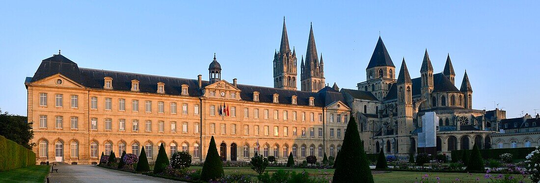 Frankreich,Calvados,Caen,das Rathaus in der Abbaye aux Hommes (Männerabtei) und die Abteikirche Saint Etienne