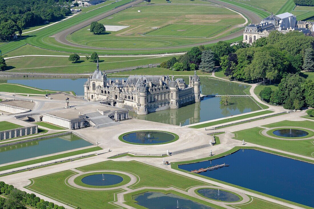 Frankreich,Oise,das Schloss von Chantilly und sein Garten von Andre Le Nôtre (Luftaufnahme)