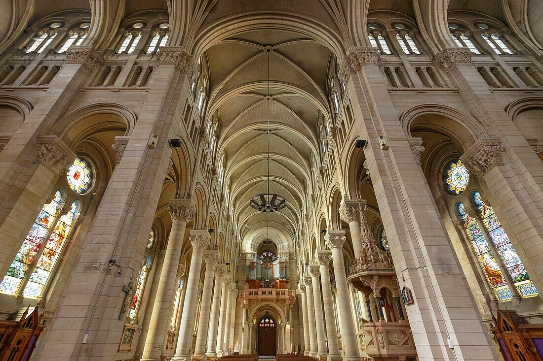 France,Meurthe et Moselle,Nancy,Notre Dame de Lourdes basilica (1933) by architect Jules Criqui,the nave and the organ