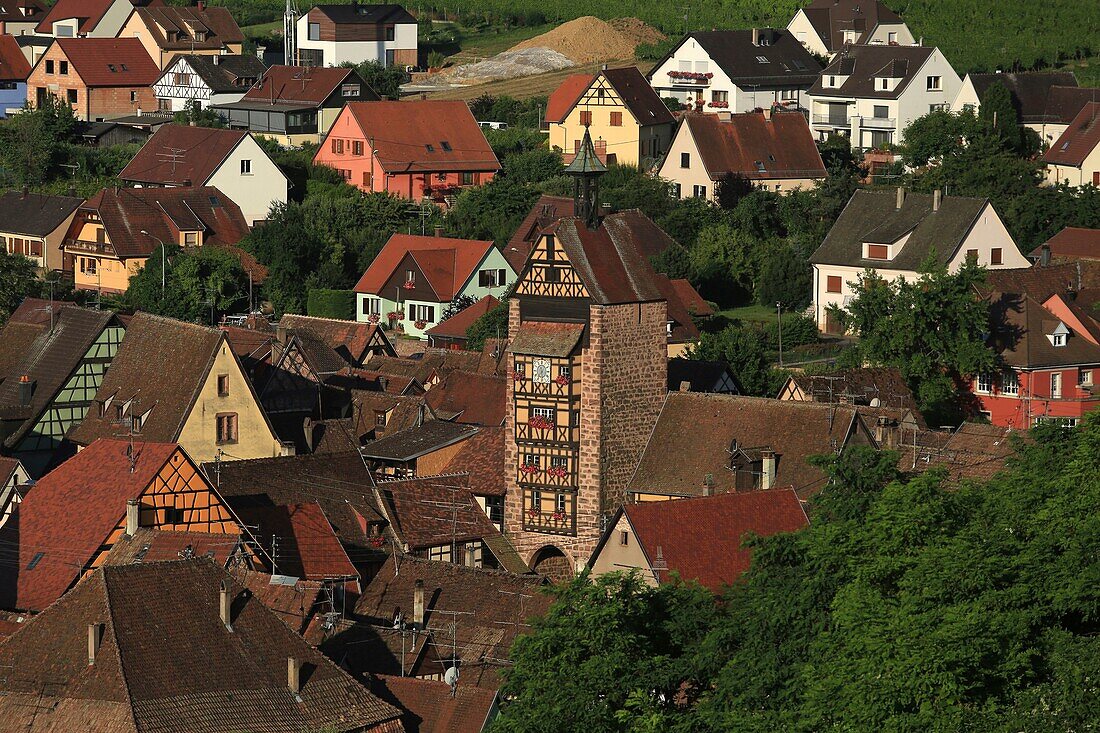 Frankreich,Haut Rhin,Route des Vins d'Alsace,Riquewihr,der Dolder,bezeichnet als die schönsten Dörfer Frankreichs