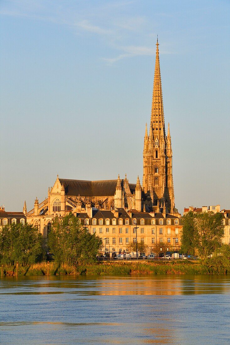 France,Gironde,Bordeaux,area listed as World Heritage by UNESCO,the banks of Garonne river and Saint Michel Basilica built between the 14th and 16th century Gothic style and it's tower of 114 m high