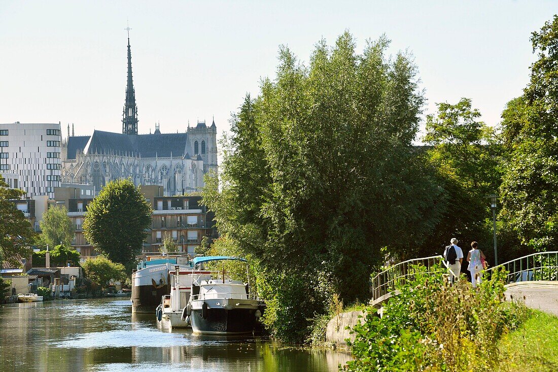 Frankreich,Somme,Amiens,Ufer der Somme und Kathedrale Notre-Dame,Juwel der gotischen Kunst,von der UNESCO zum Weltkulturerbe erklärt