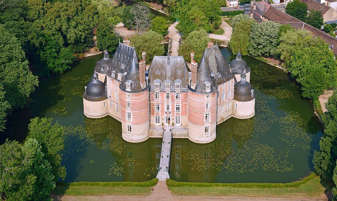 Frankreich,Loiret,Chateau Renard,Schloss der Motte (Luftbild)