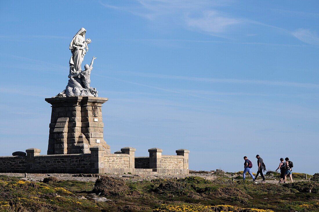 Frankreich,Finistere,Plogoff,Pointe du Raz,Denkmal,Notre Dame des Naufrages