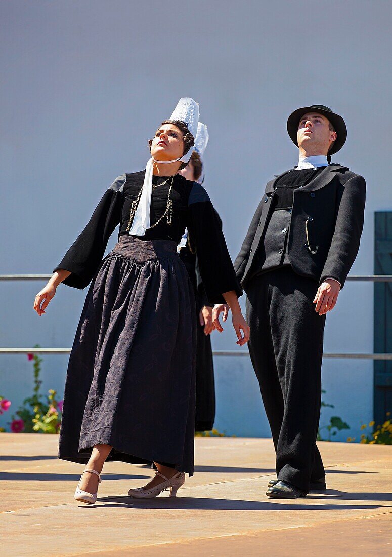 France,Finistere,Gorse Flower Festival 2015 in Pont Aven,Circle Ar Vro Vigoudenn of Pont l'Abbé