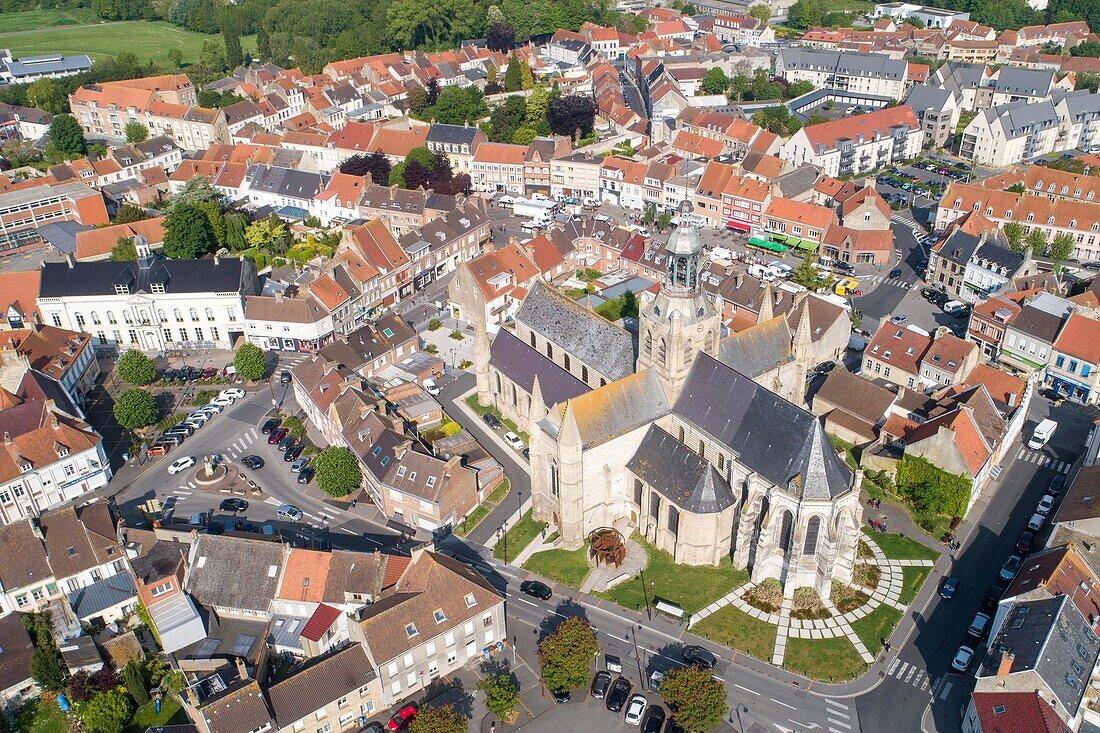 Frankreich,Nord,Bourbourg,Kirche Saint Jean Baptiste (Luftaufnahme)