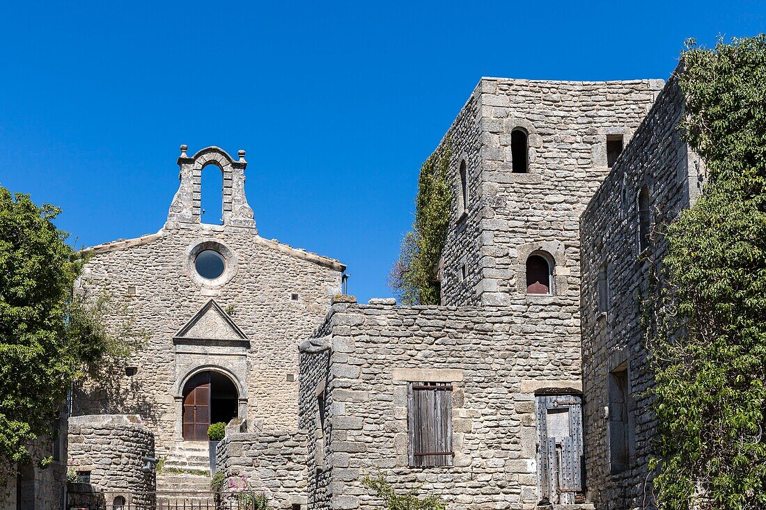 France,Vaucluse,regional natural reserve of Luberon,Saignon,St. Michael's Chapel